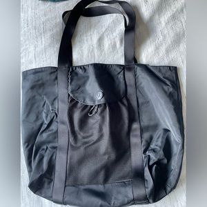 Lululemon tote bag